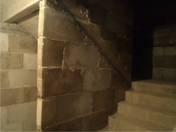 98 Alvenaria escadaria Bloco III